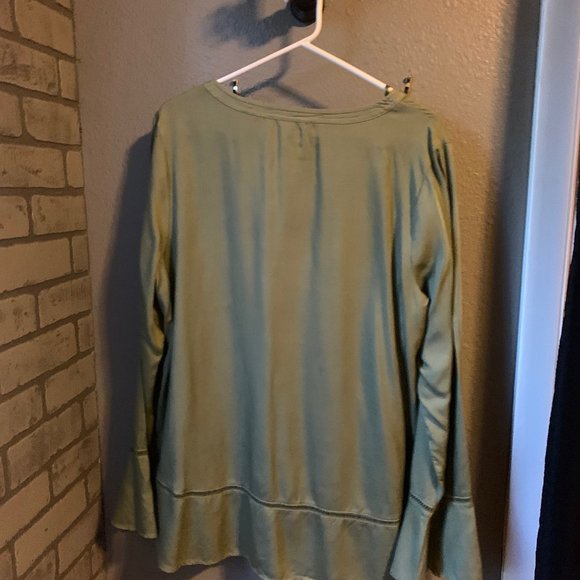 Crown & Ivy Weekend in Lisbon Long Sleeve Relaxed Blouse Top Green XL - Picture 3 of 3